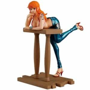Figurine Nami Accoudée Bateau version chrome One Piece